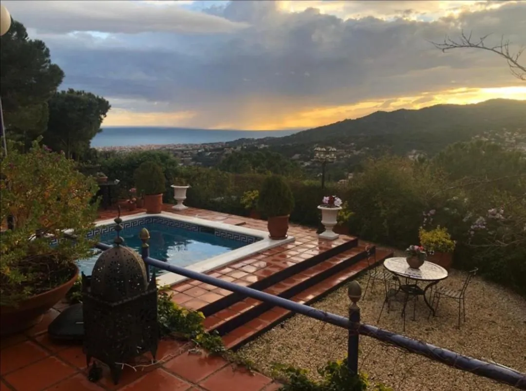 شاليه فيلا Preciosa Casa Con Vistas Al Mar كابرايلس